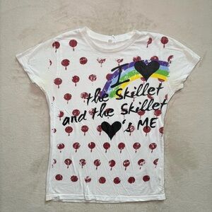Vintage Y2K district threads white graphic tee